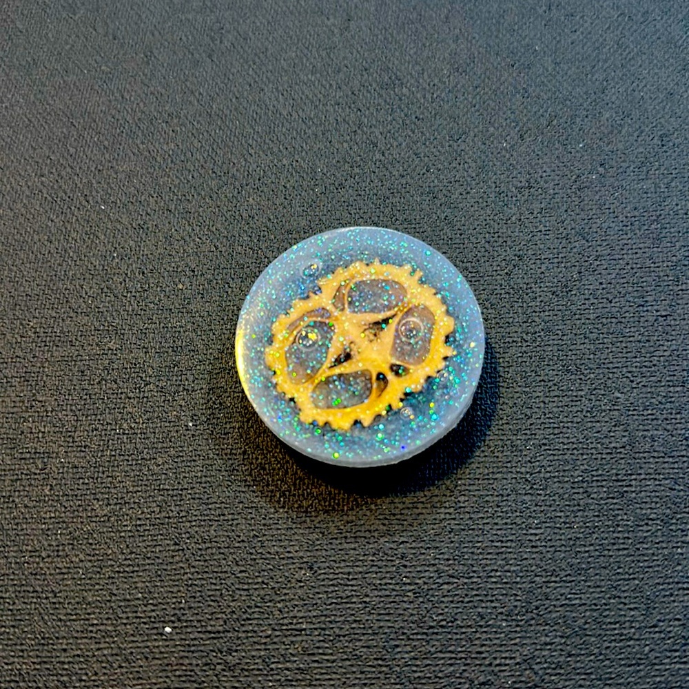 Walnut slice glitter resin pop socket